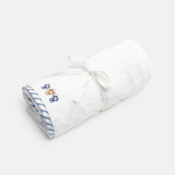 بطانية مطبوعة بشكل قطة وبوا بيضاء ناعمة للولادة
