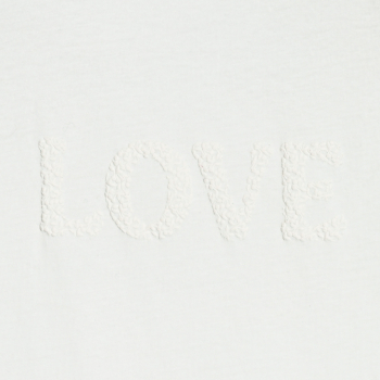 تيشيرت مزين برسالة بأكمام...