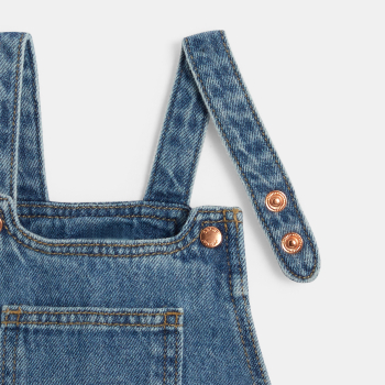 Salopette longue en jean bleu bébé fille