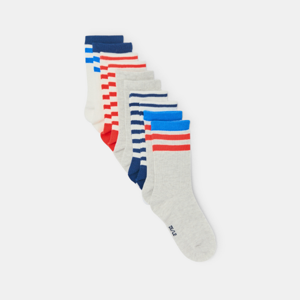 جوارب مخططة ملونة للأولاد.