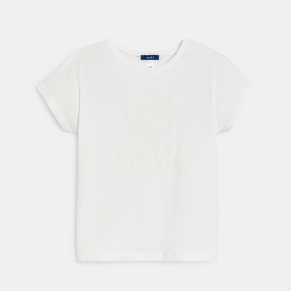 تيشيرت مزين بعبارة LOVE، باللون الأبيض للفتيات.