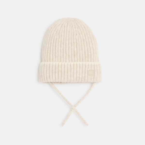 Bonnet en maille tricot côtelée beige bébé