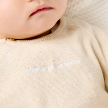 سترة )كنزة( وبنطلون )سروال( باللون الوردي، منسوجان بالتريكو، للفتيات الرُضع